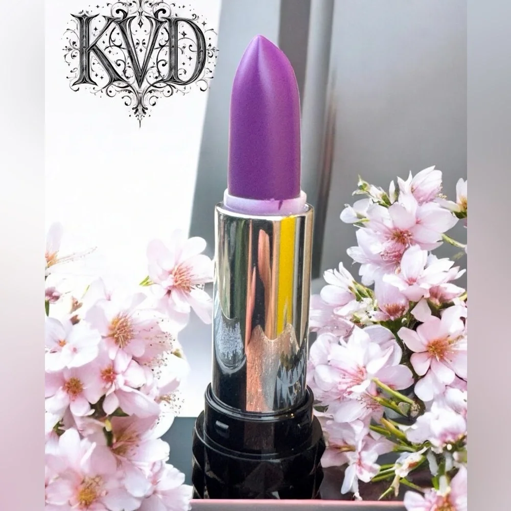 Kat Von D L.U.V. Studded Kiss Lipstick. NEW IN BOX. RARE.